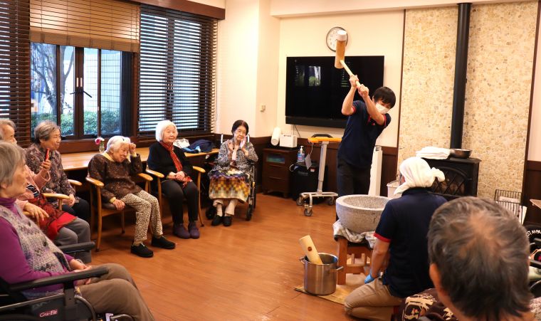 一年の感謝を込めたお餅つき